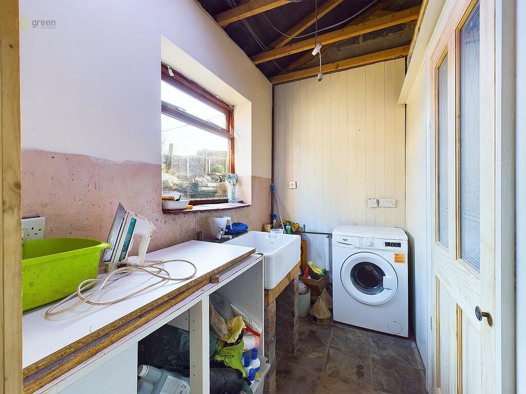 3 bed End of Terrace