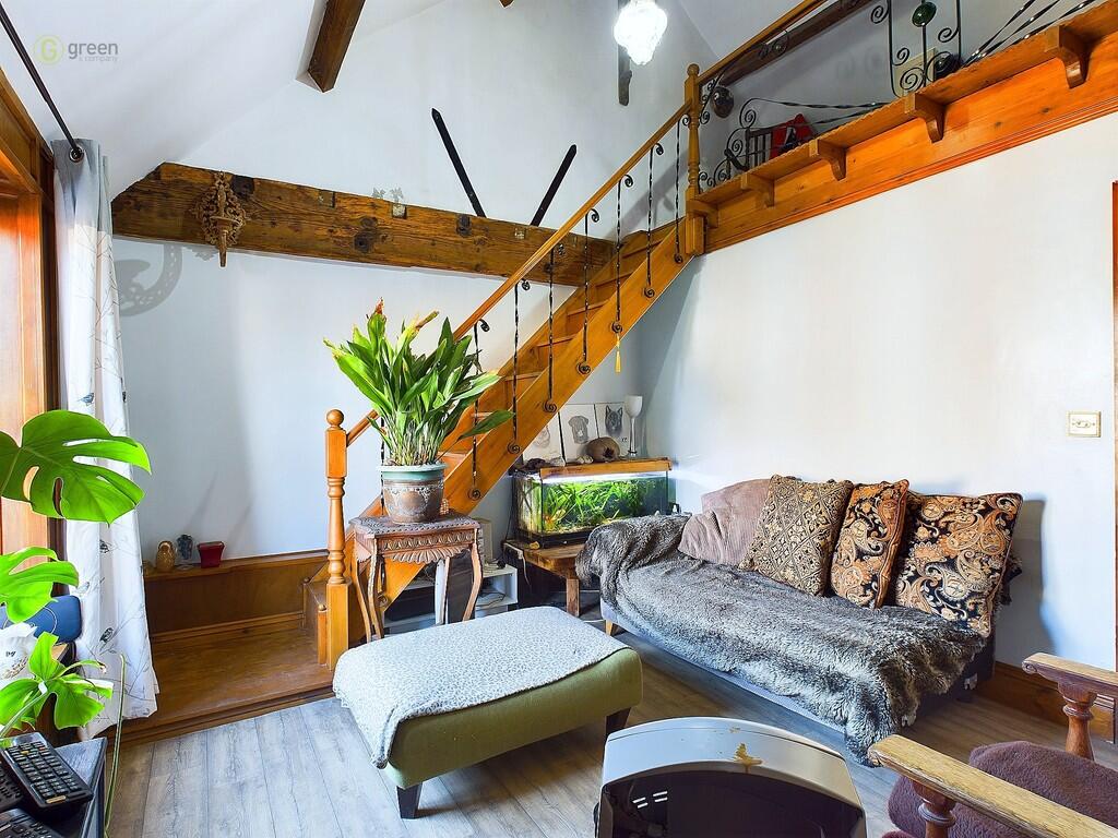 3 bed End of Terrace
