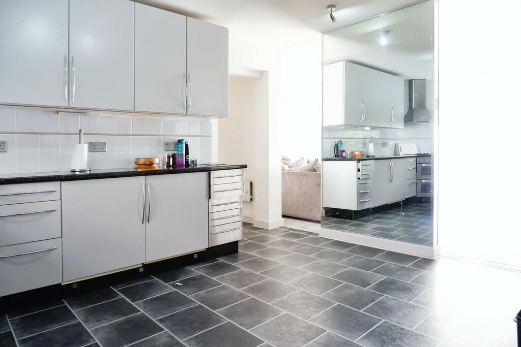 2 bed Apartment