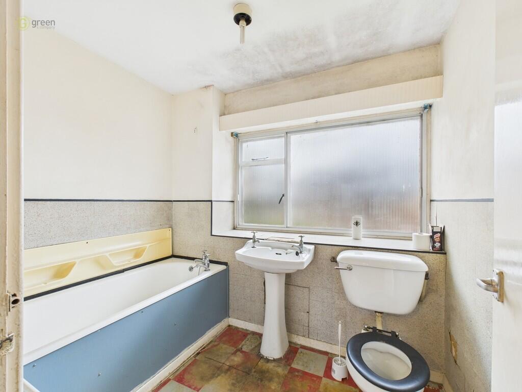 3 bed End of Terrace