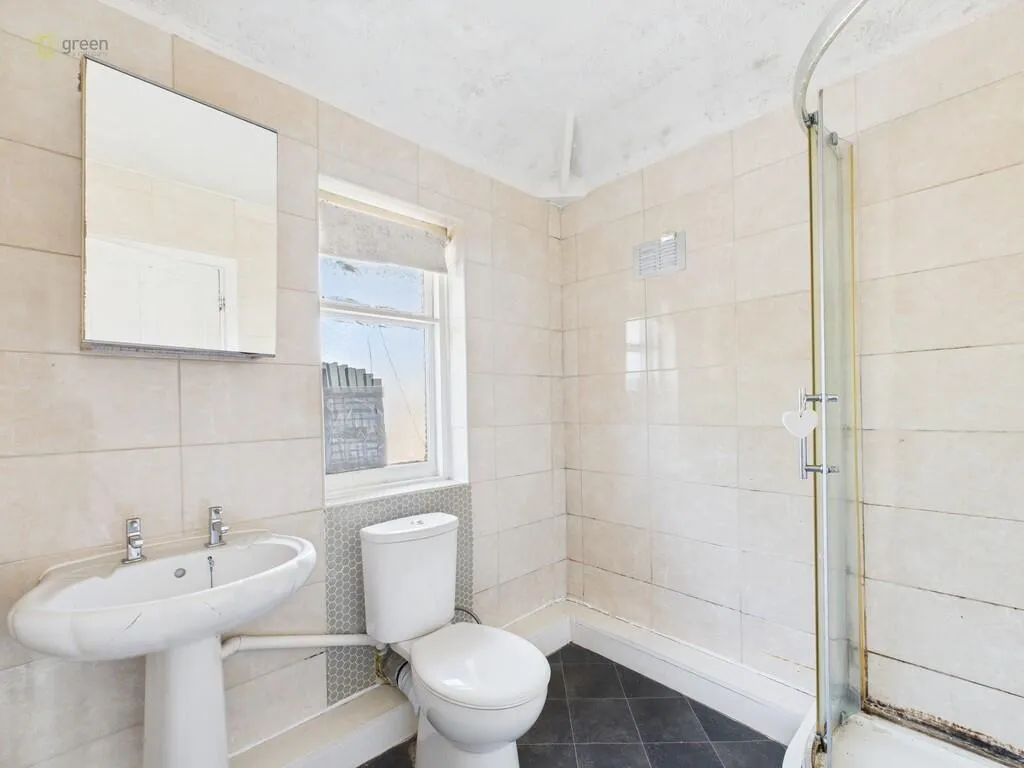 1 bed Maisonette
