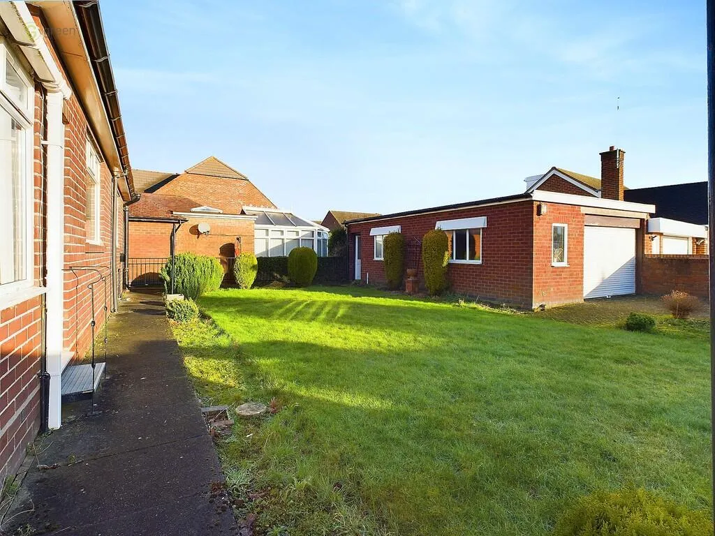 2 bed Detached Bungalow