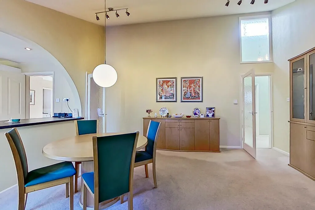 4 bed Detached Bungalow