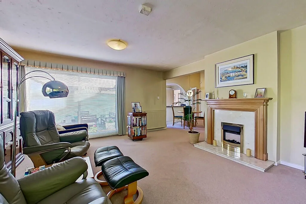 4 bed Detached Bungalow