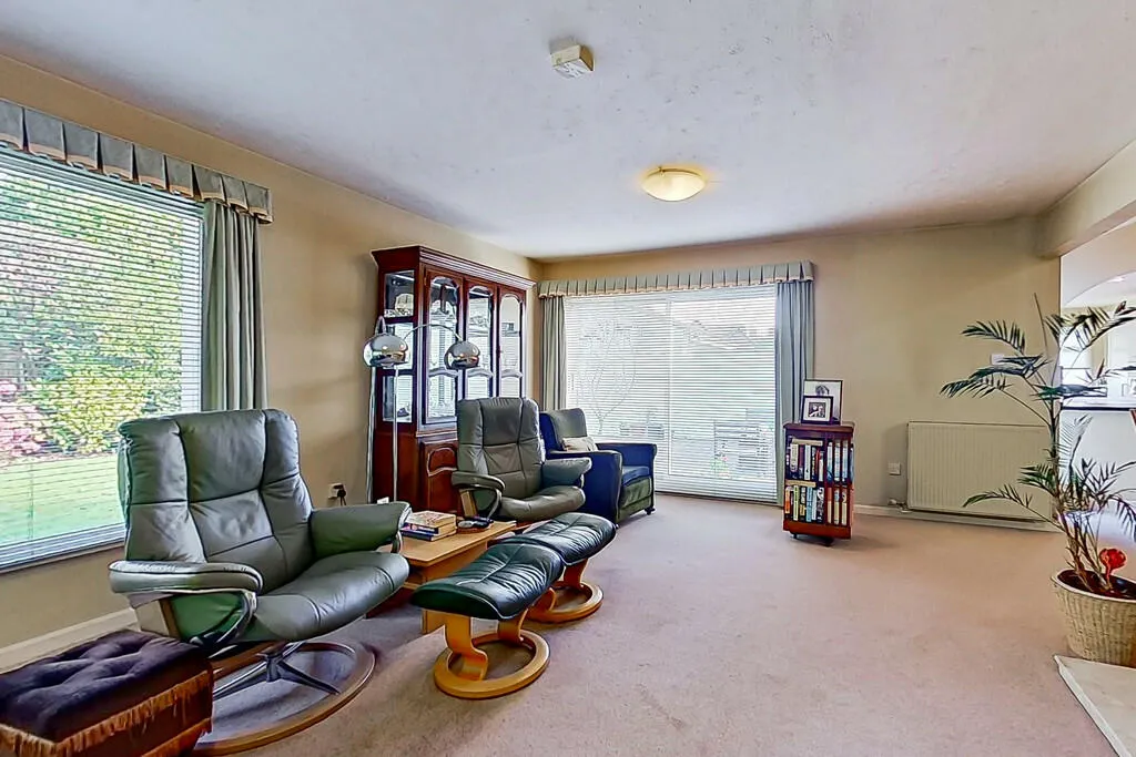4 bed Detached Bungalow