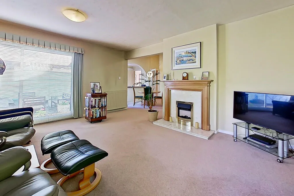 4 bed Detached Bungalow