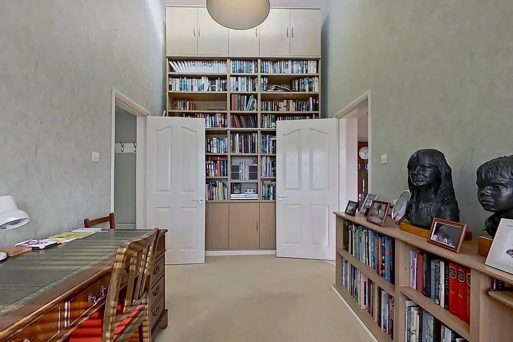 4 bed Detached Bungalow