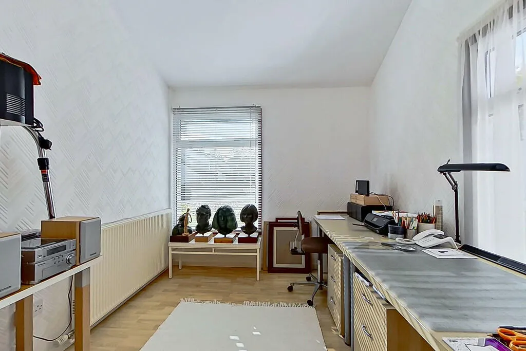 4 bed Detached Bungalow
