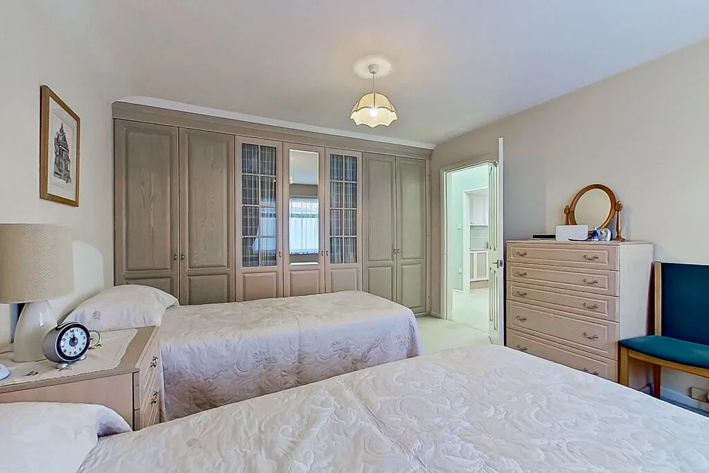 4 bed Detached Bungalow