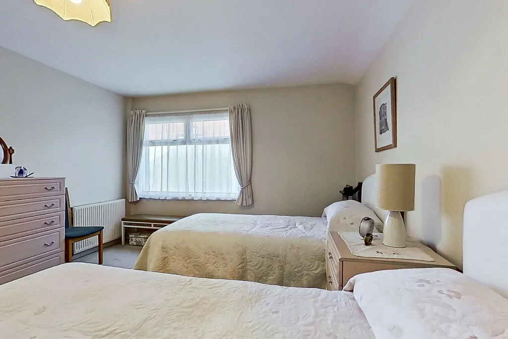 4 bed Detached Bungalow