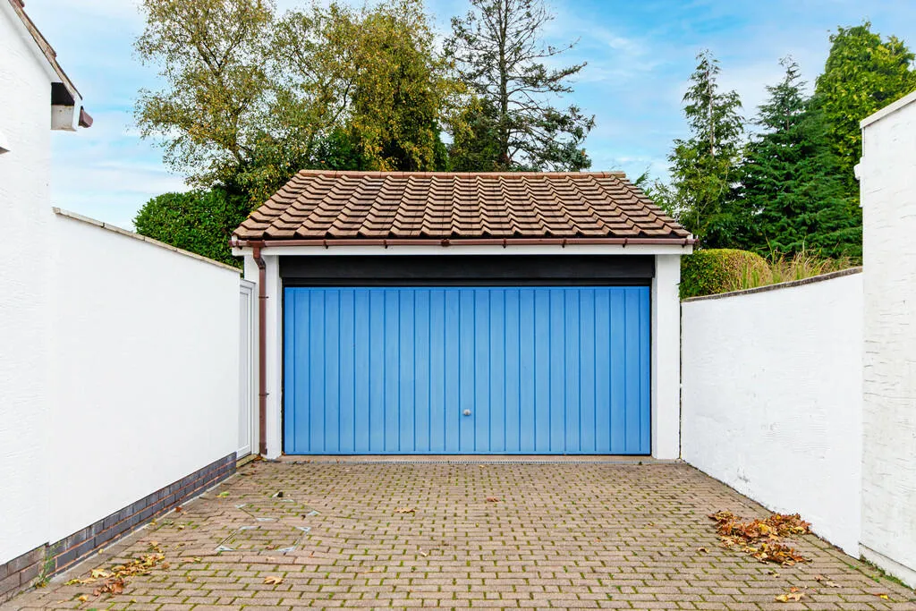 4 bed Detached Bungalow