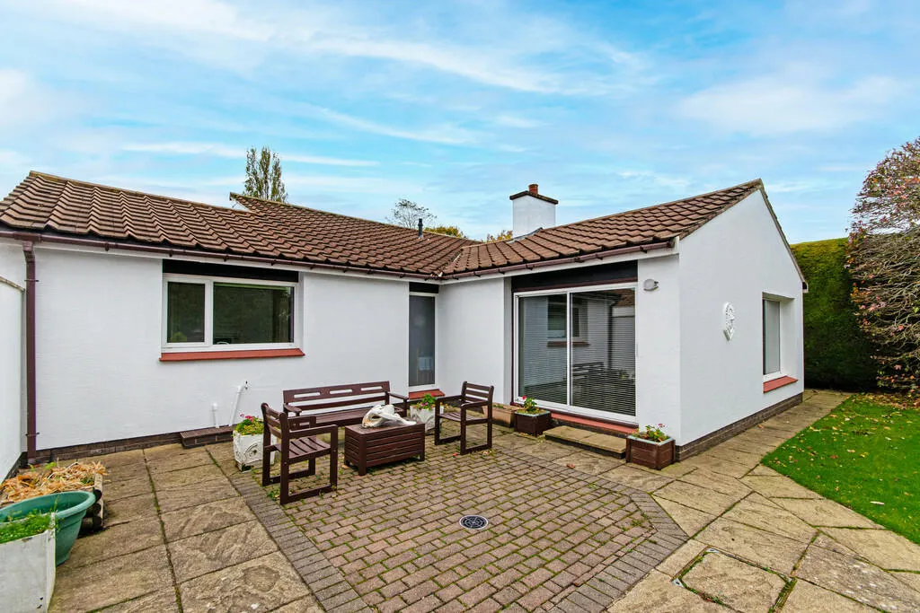 4 bed Detached Bungalow