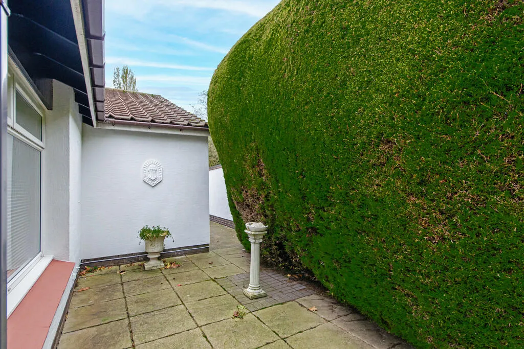 4 bed Detached Bungalow