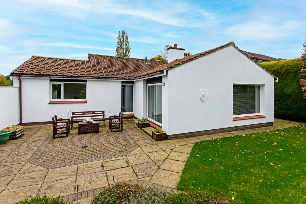 4 bed Detached Bungalow
