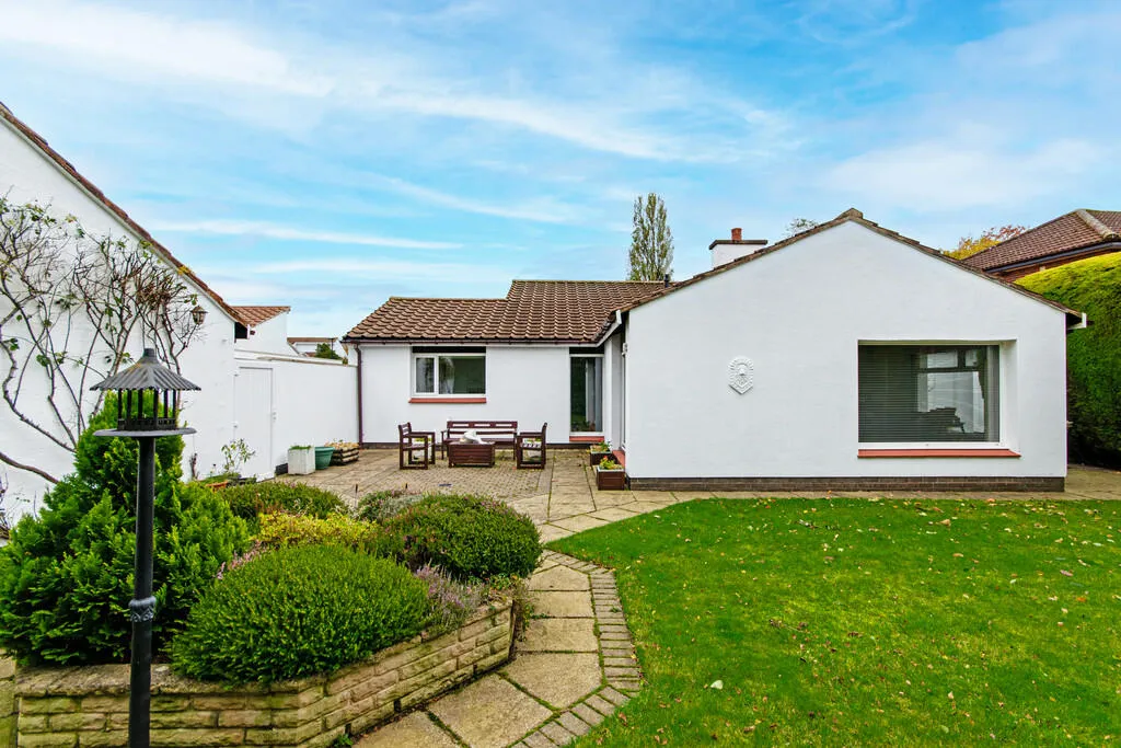 4 bed Detached Bungalow