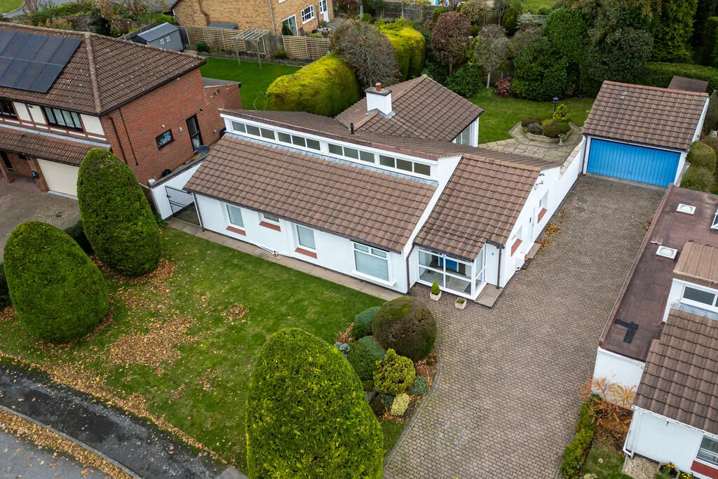 4 bed Detached Bungalow