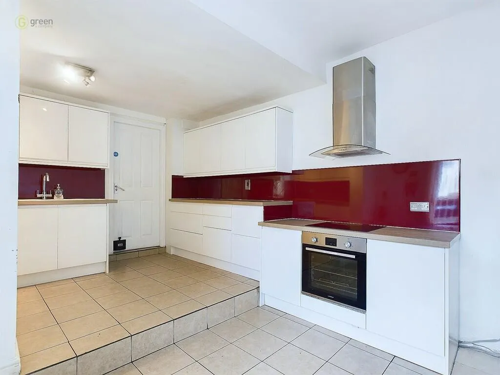 4 bed Semi-Detached