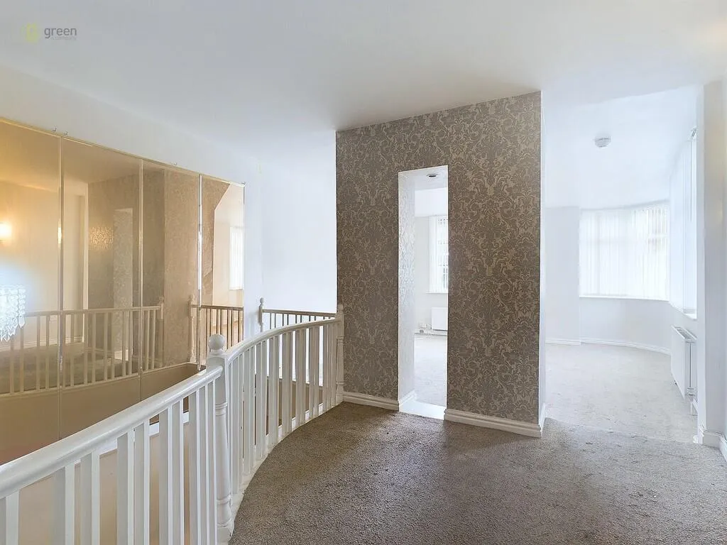 4 bed Semi-Detached