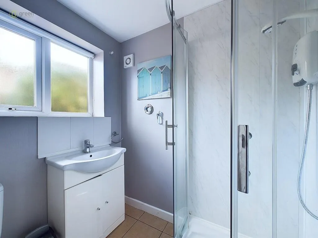 4 bed Semi-Detached