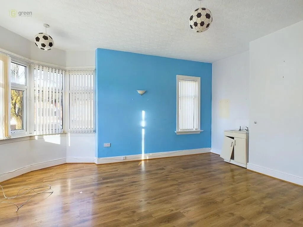 4 bed Semi-Detached