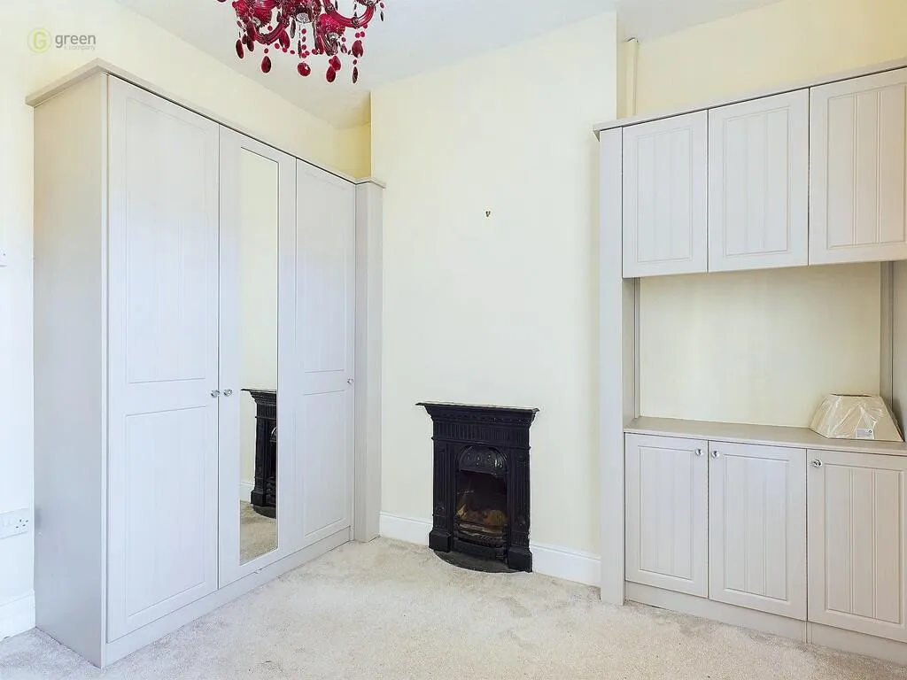 4 bed Semi-Detached