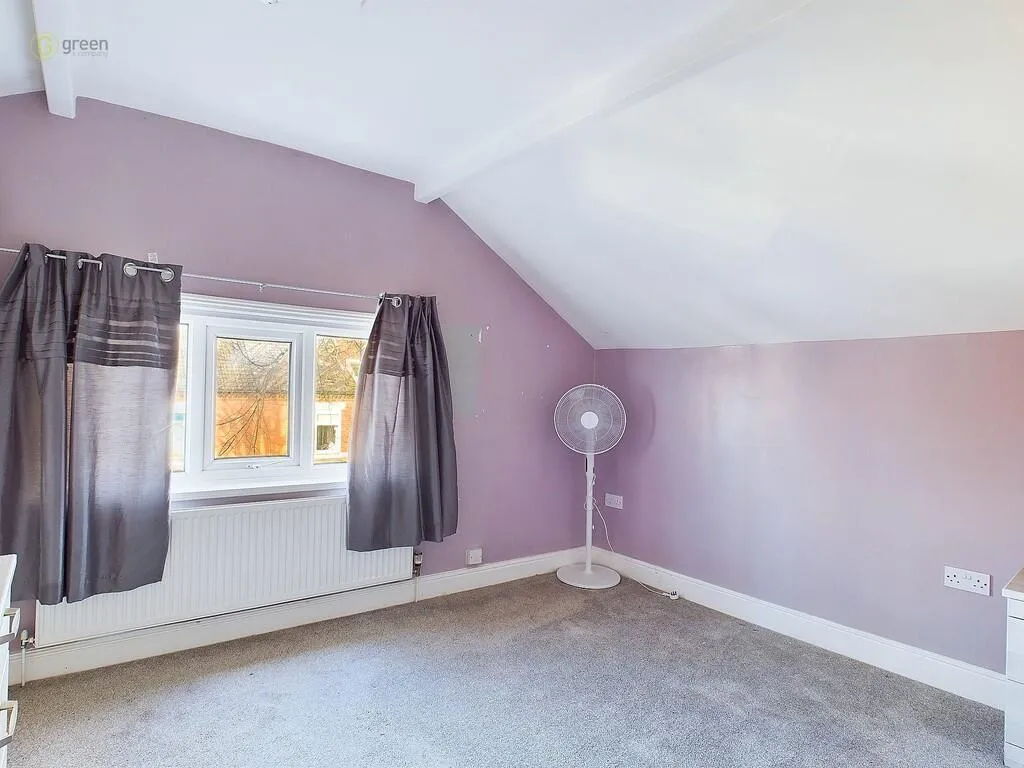 4 bed Semi-Detached