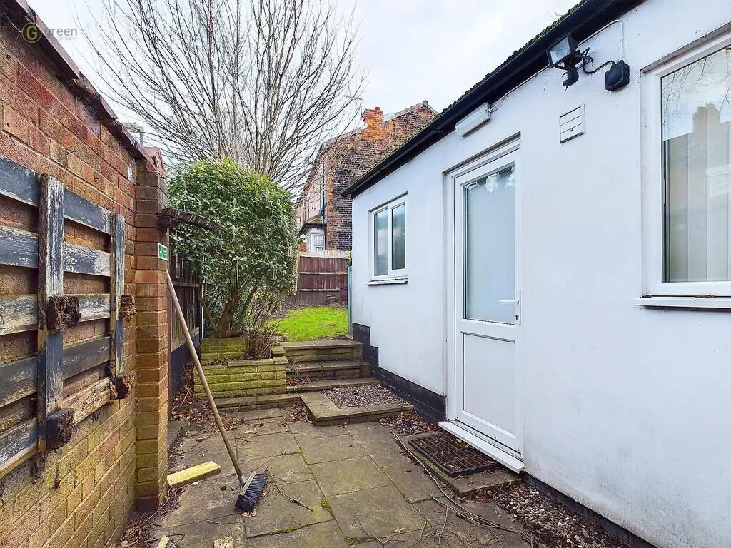 4 bed Semi-Detached