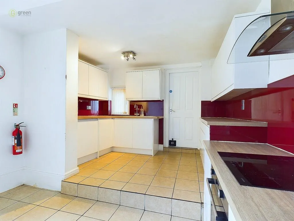 4 bed Semi-Detached