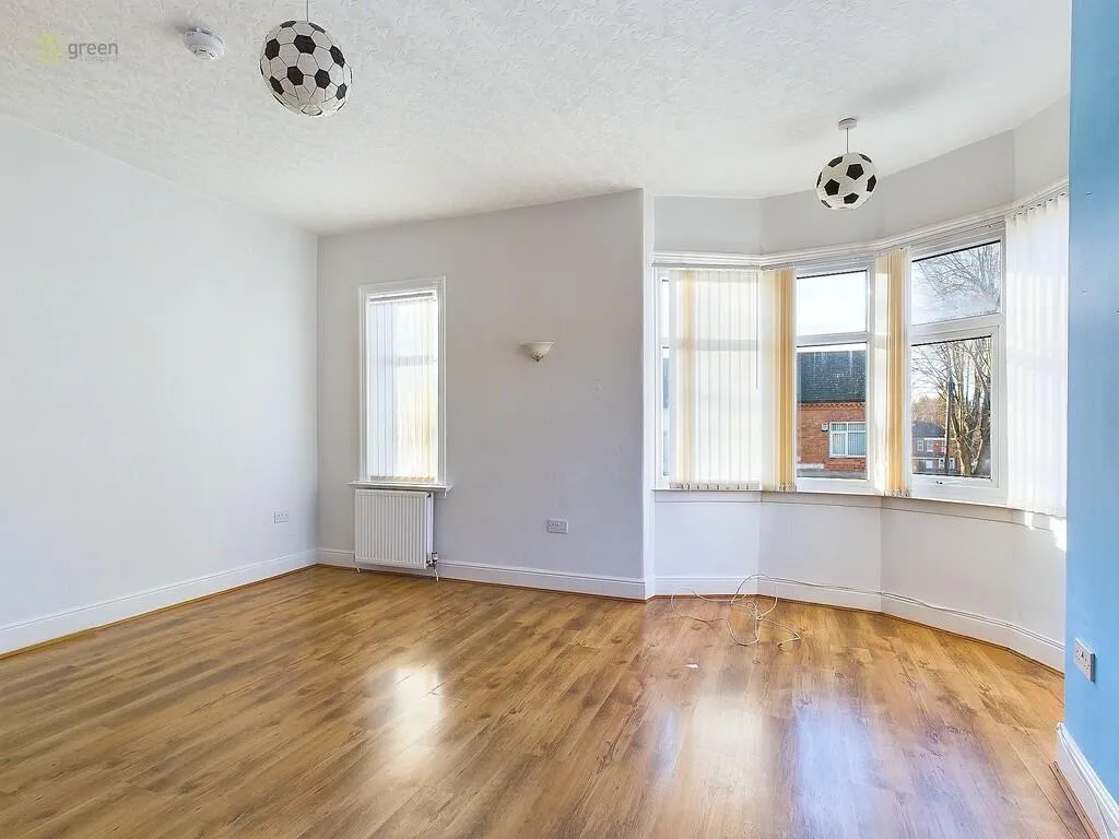 4 bed Semi-Detached