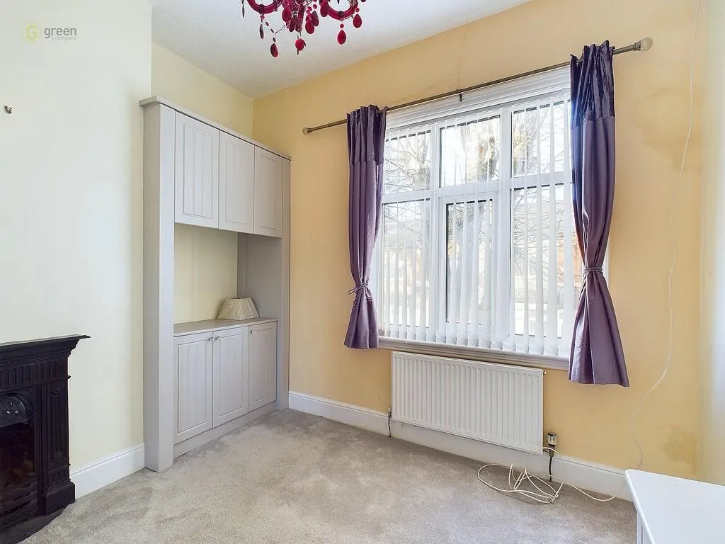 4 bed Semi-Detached