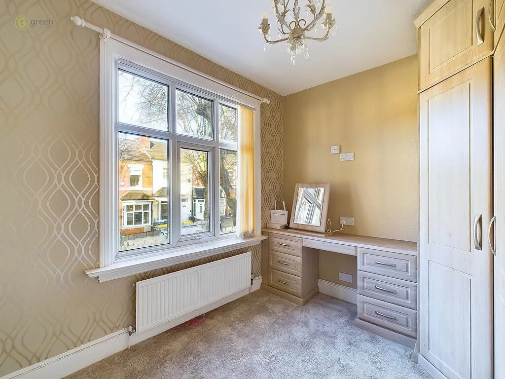 4 bed Semi-Detached