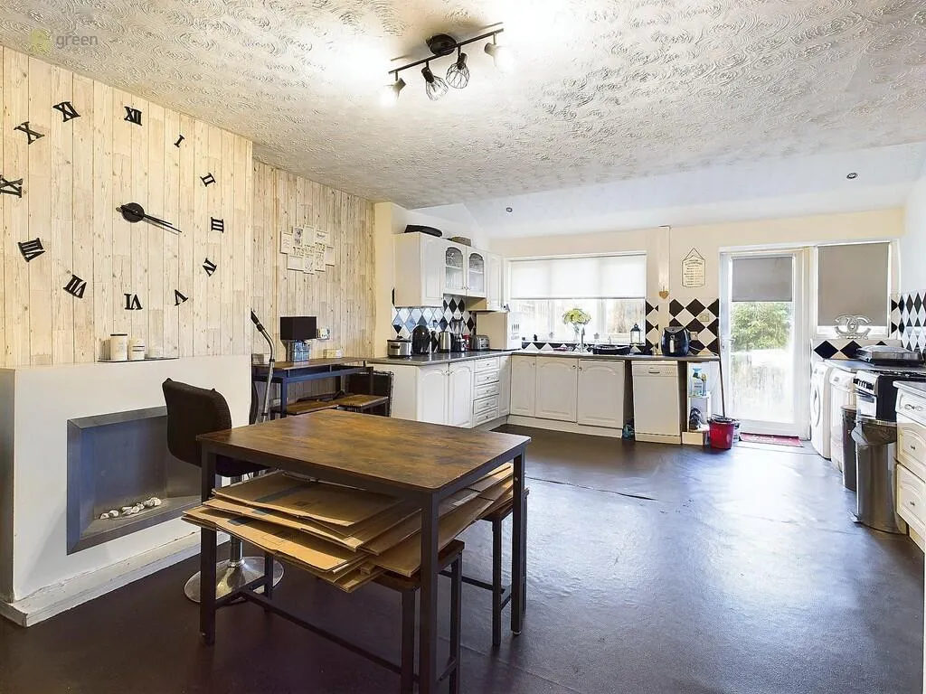 3 bed Terraced