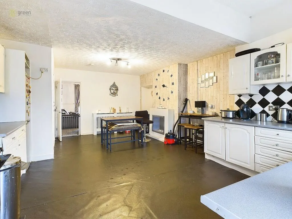 3 bed Terraced