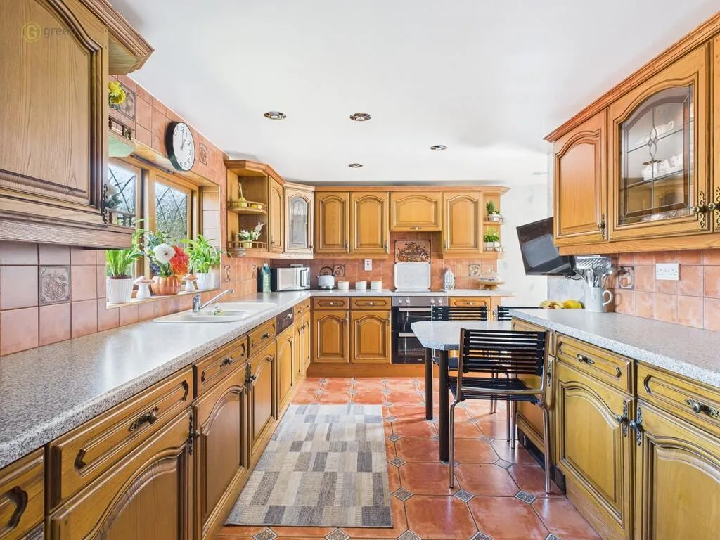 5 bed House