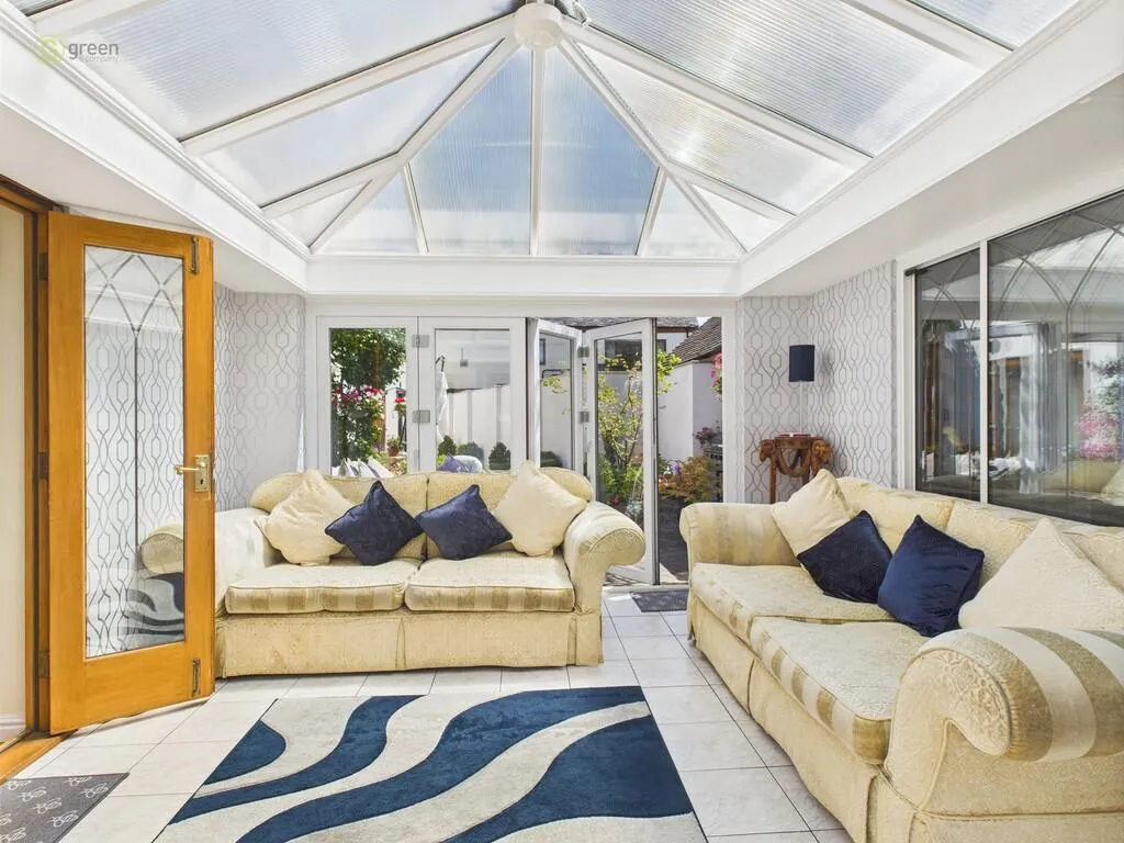 5 bed House