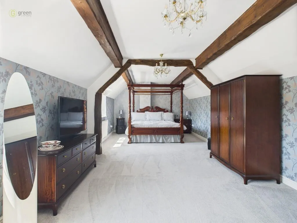 5 bed House