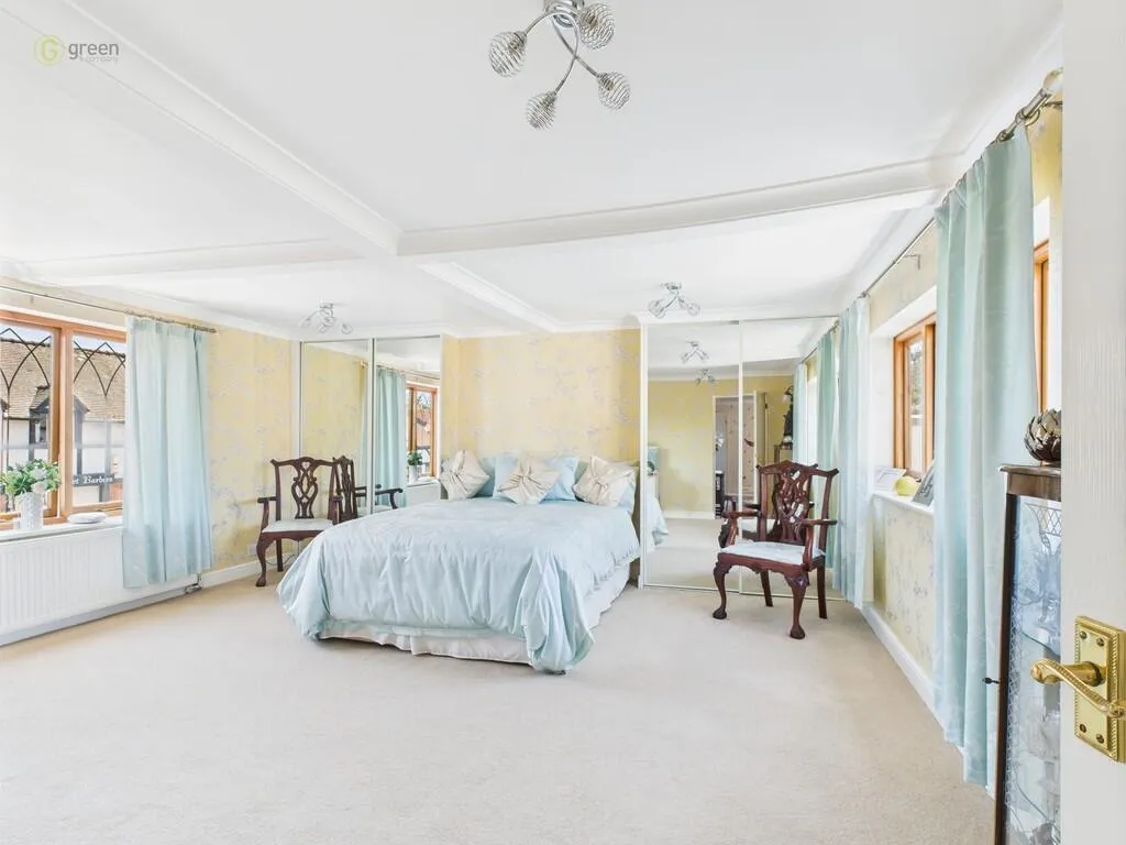 5 bed House