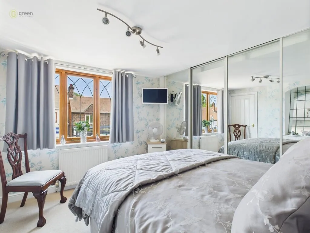 5 bed House