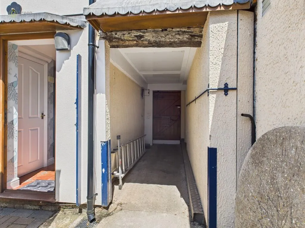 5 bed House