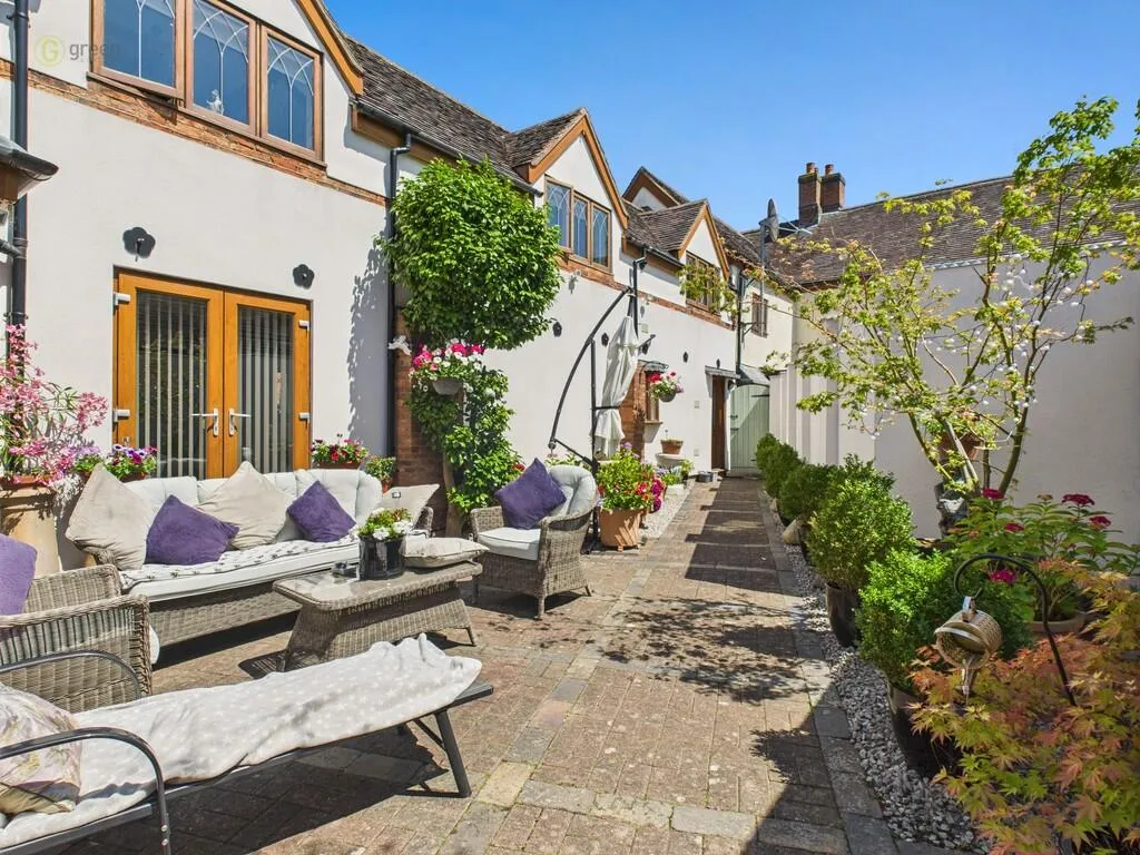 5 bed House