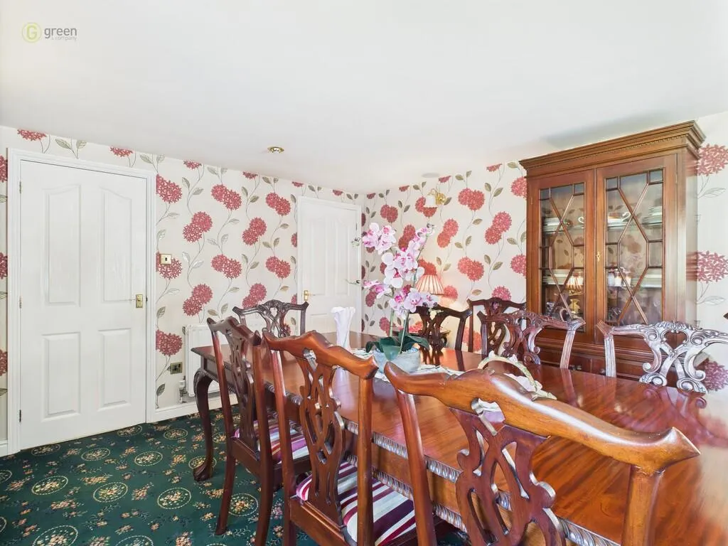 5 bed House