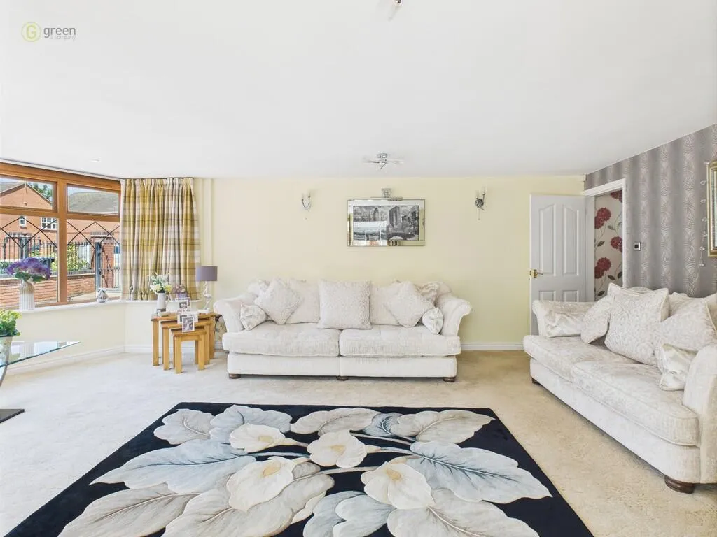5 bed House