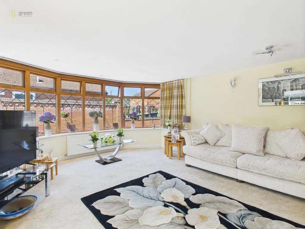 5 bed House