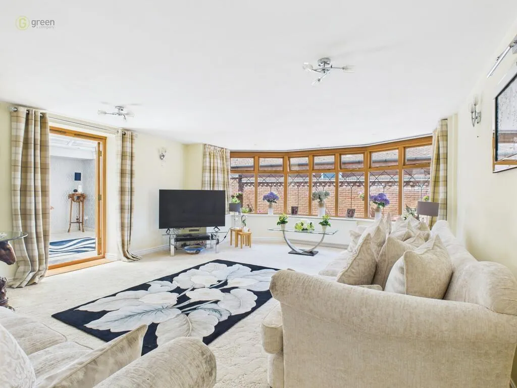 5 bed House
