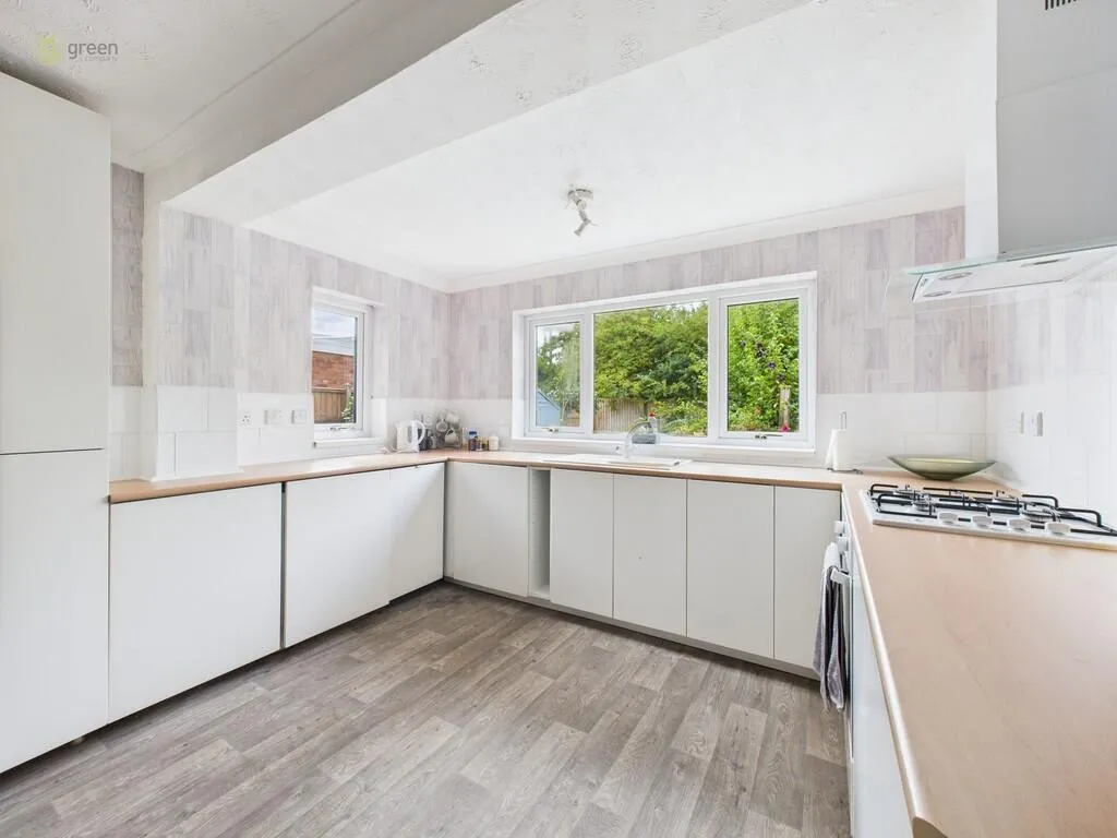 3 bed Link Detached House