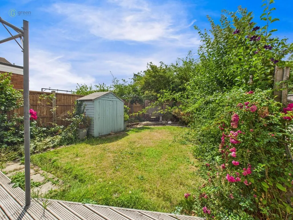 3 bed Link Detached House