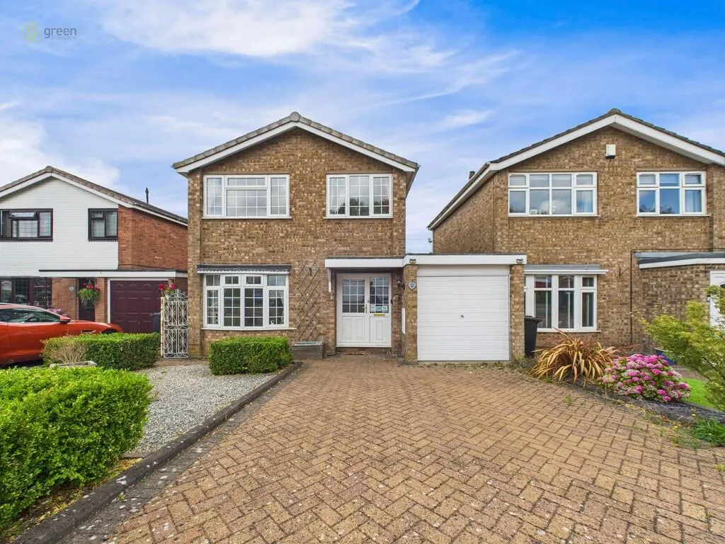 3 bed Link Detached House