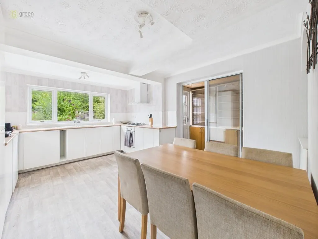 3 bed Link Detached House