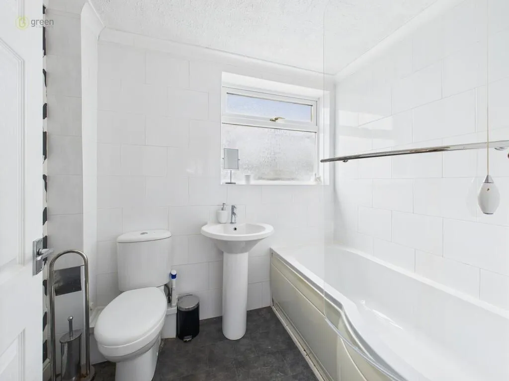 3 bed Link Detached House