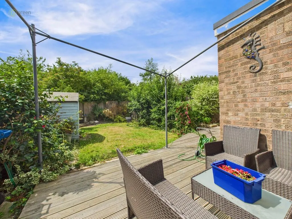 3 bed Link Detached House